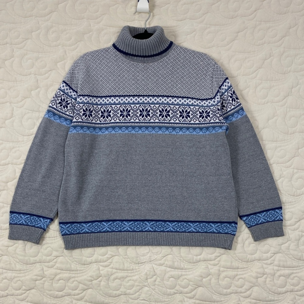 Northern Reflections Blue and Gray Patterned Turtleneck Sweater